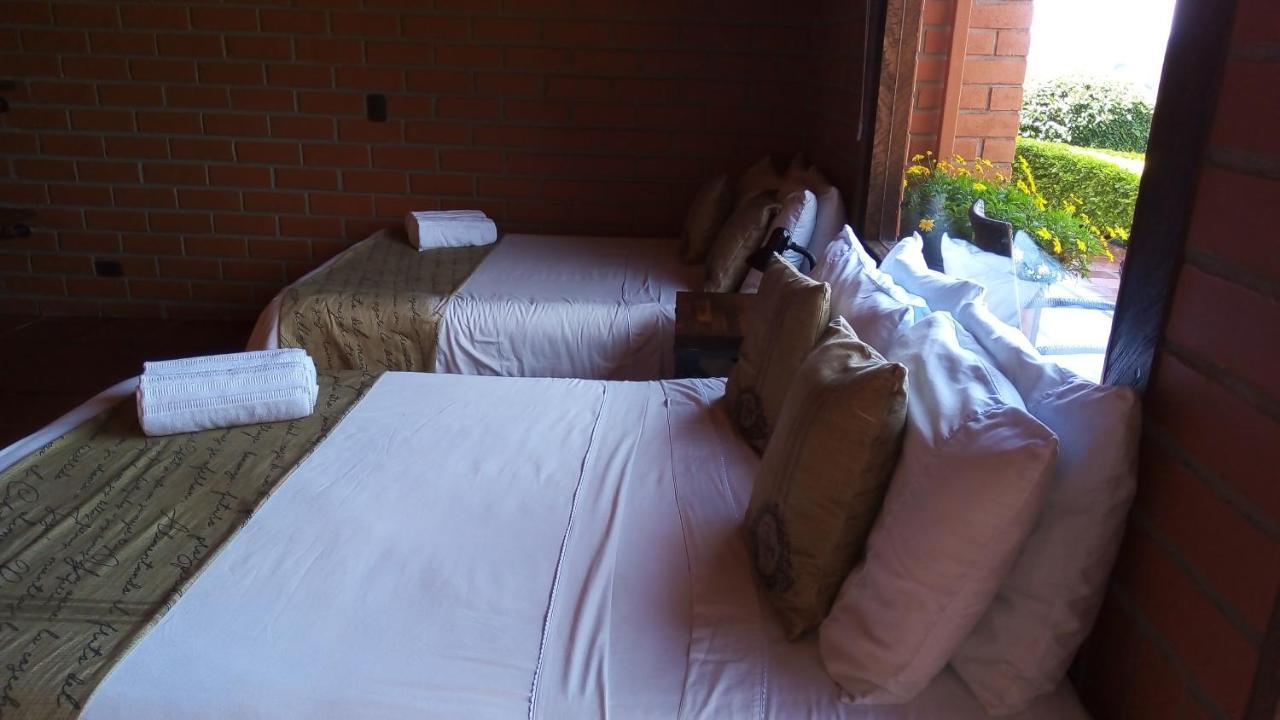 Finca Casa Loma Guest House El Penol  Rom bilde